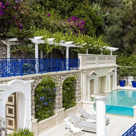 Medusa Villa *